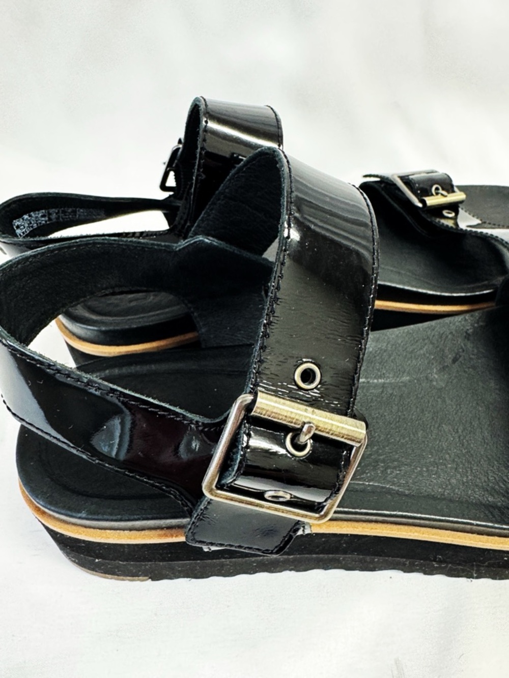 UGG Women's Angie Leather Platform Sandals Black Patent Leather Size 8 - Picture 4 of 8
